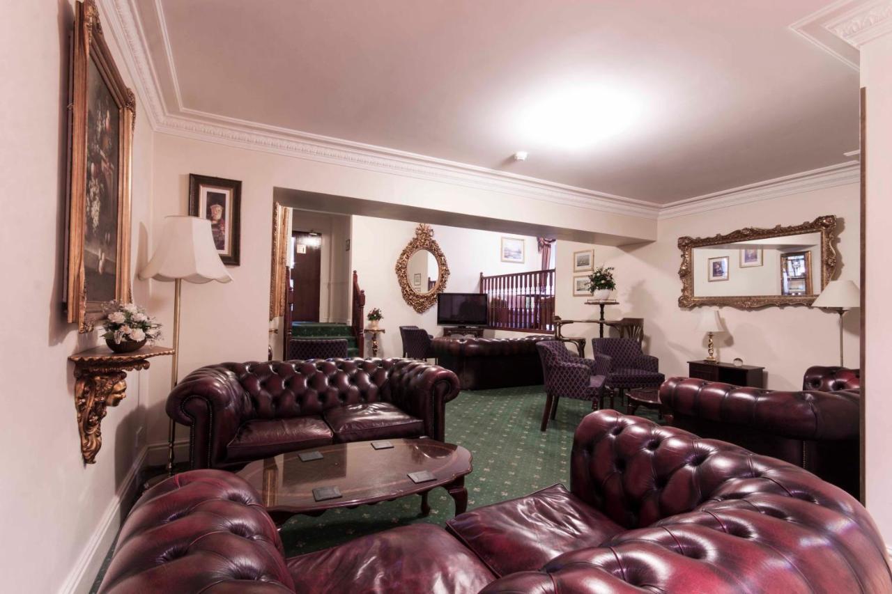 Roselawn Hotel Reading Bagian luar foto